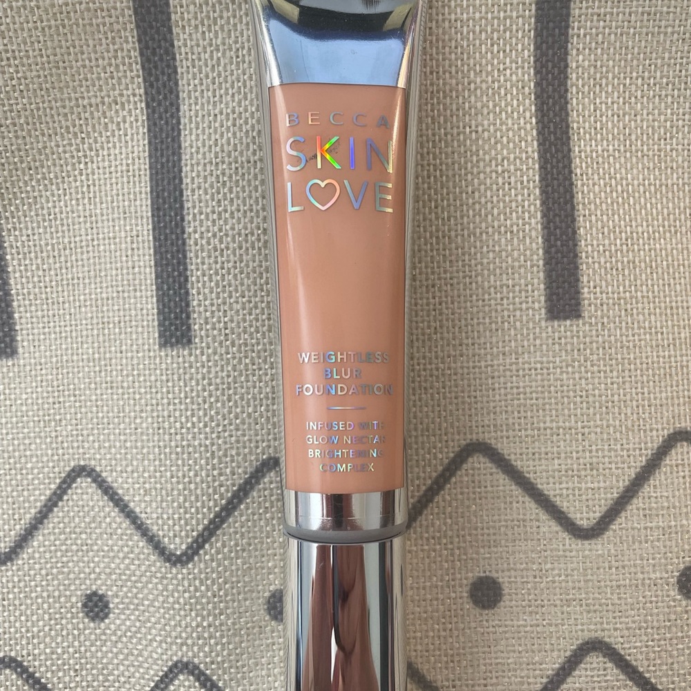 Becca Skin Love Weightless Blur Foundation